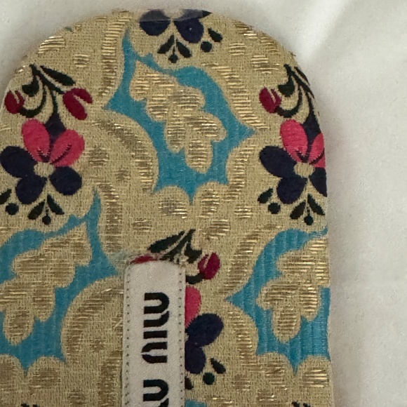 Stunning Miu Miu sandals with colored gemstones. Sz iz 371/2 very good condition - Picture 4 of 5